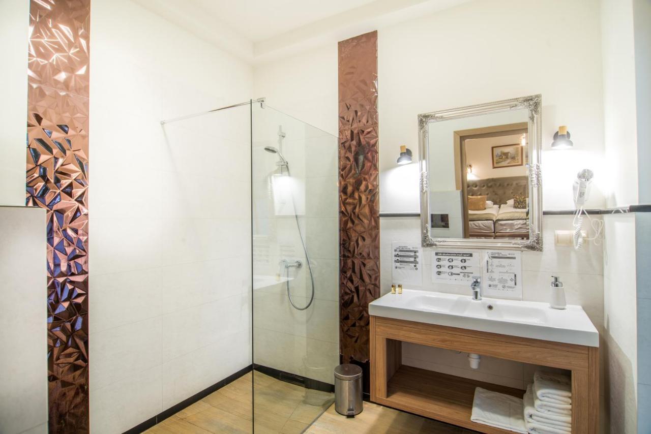 קז'ימייז' דולני Hotel Dwa Ksiezyce מראה חיצוני תמונה