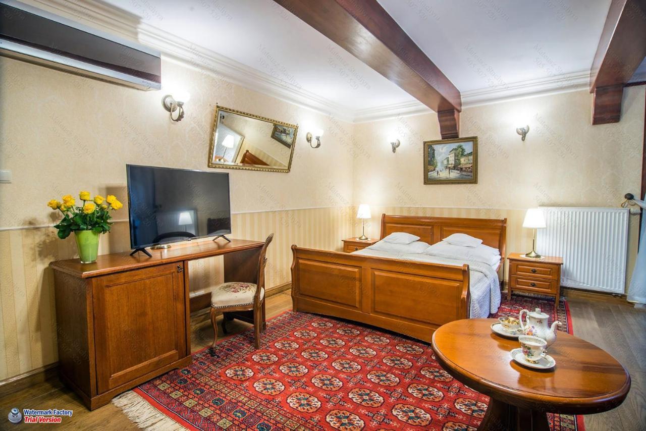 קז'ימייז' דולני Hotel Dwa Ksiezyce מראה חיצוני תמונה