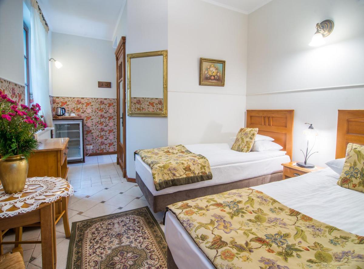 קז'ימייז' דולני Hotel Dwa Ksiezyce מראה חיצוני תמונה
