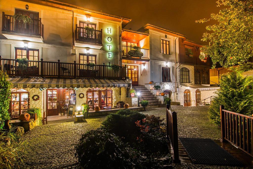 קז'ימייז' דולני Hotel Dwa Ksiezyce מראה חיצוני תמונה