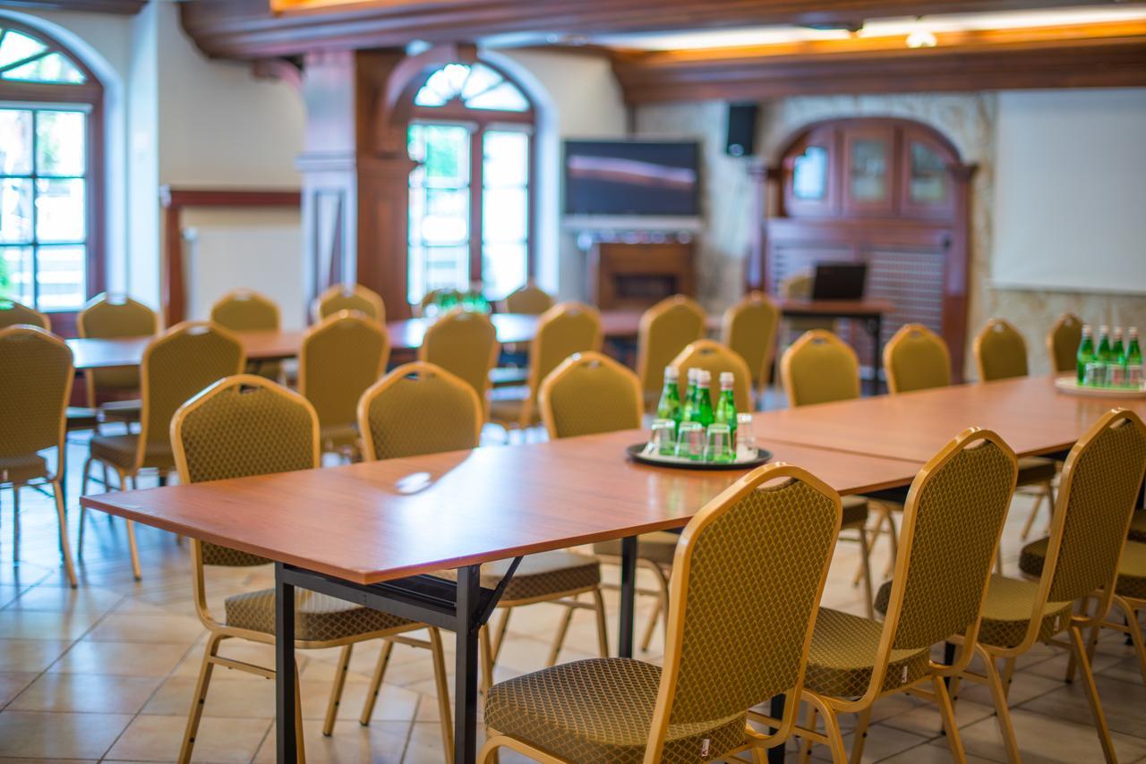 קז'ימייז' דולני Hotel Dwa Ksiezyce מראה חיצוני תמונה