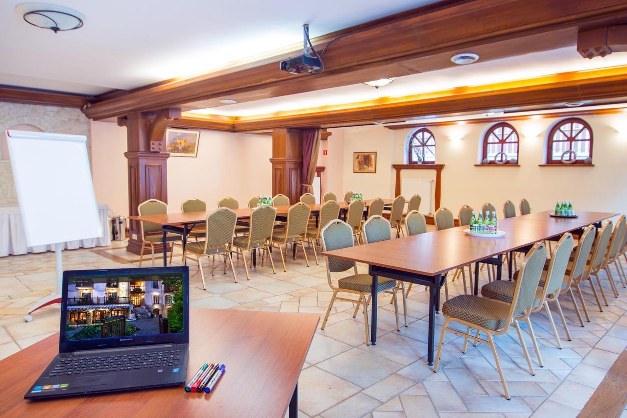 קז'ימייז' דולני Hotel Dwa Ksiezyce מראה חיצוני תמונה
