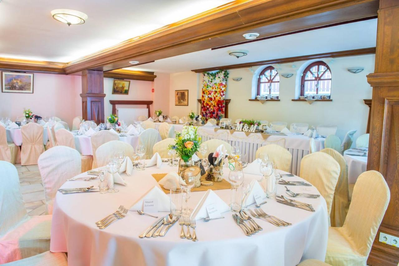 קז'ימייז' דולני Hotel Dwa Ksiezyce מראה חיצוני תמונה
